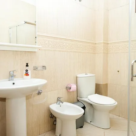 Cozy In The Heart Of ! Тирана